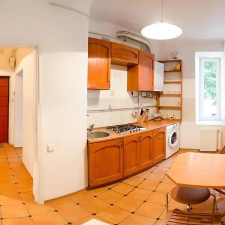 в центрі поруч госпіталю Apartment