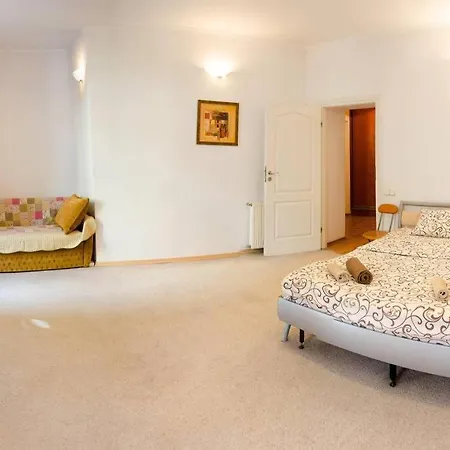 в центрі поруч госпіталю Apartmán